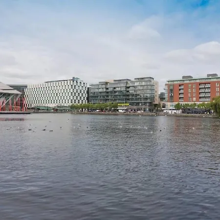 Water View Modern 2 Bedroom In City Centre Cha635 Apartment