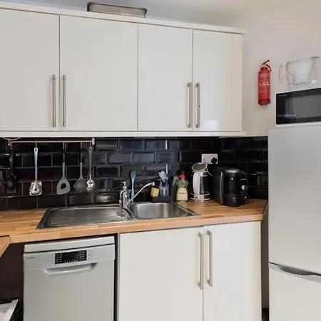 Apartment Water View Modern 2 Bedroom In City Centre Cha635 Dublin